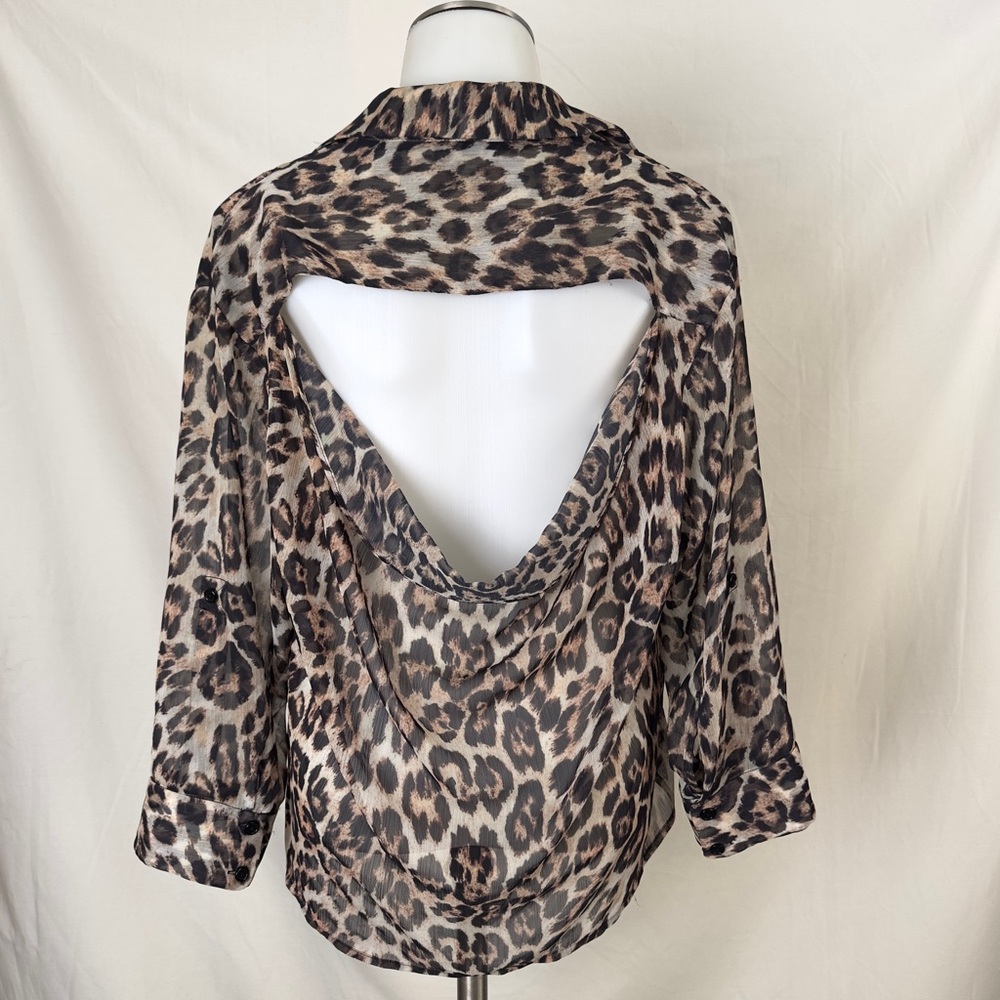 Alice + Olivia Leopard Print Button Down Shirt Size Large - Picture 2 of 7